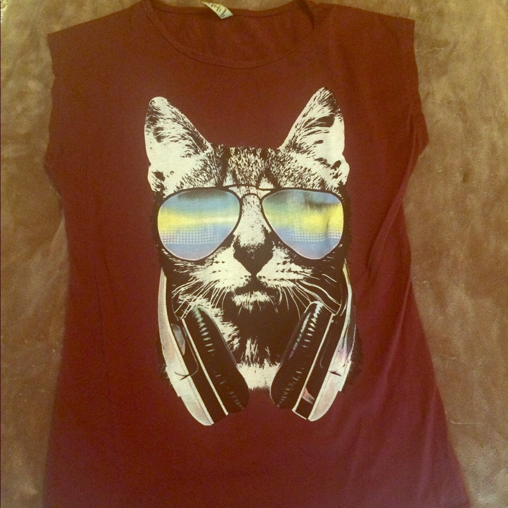 Awesome cat shirt- M